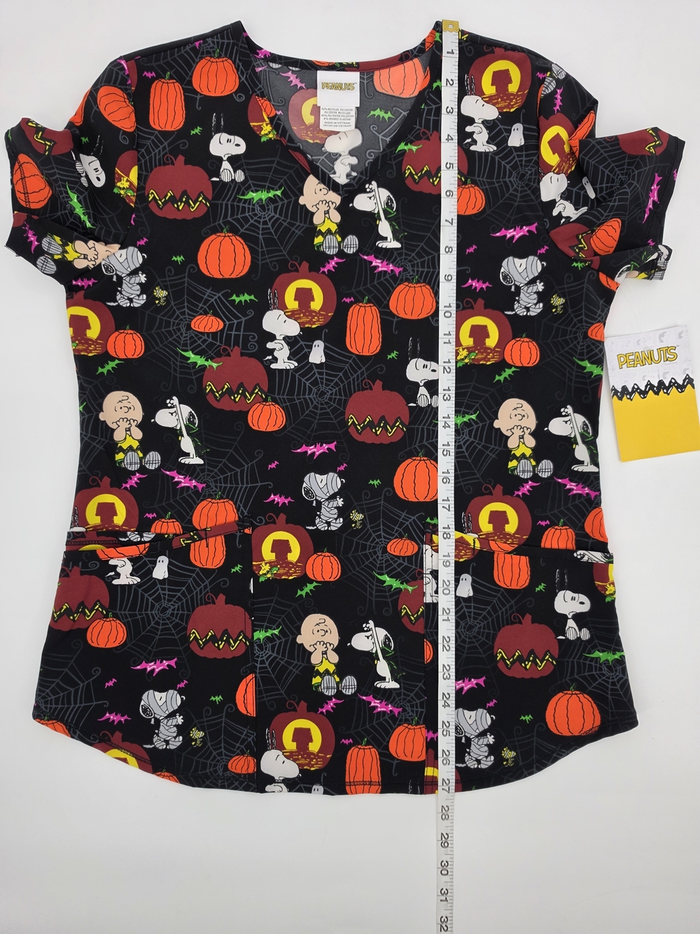 NWT Peanuts Halloween Snoopy Charlie Brown Scrub Medical Top V Neck S Pockets - Picture 5 of 10